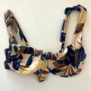 L SPACE CAMELLIA BIKINI TOP